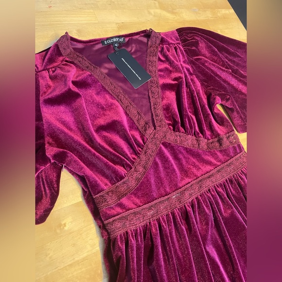 Velvet Bell Sleeve Lace Insert Dress - Picture 3 of 5